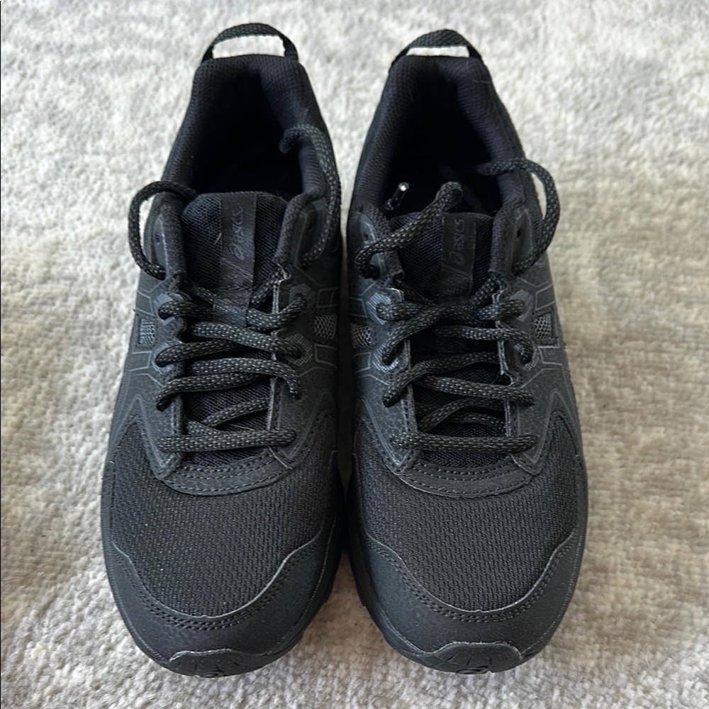 NWOT ASICS women’s Black shoes